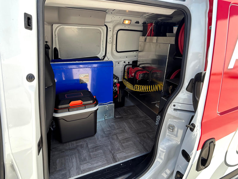 Area for optional toolbox and jack storage 