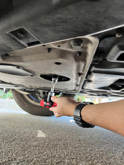 The AGA Clean Oil Torque Wrench is pre-set to a torque of 1.8Nm, the exact value recommended for tightening the sealing cap of the AGA Clean Oil Drain Plug. It is supplied with an extended driver and 19mm socket as part of the kit. This T-style handle is highly recommended.