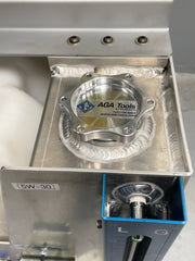 The AGA Compact Mobile Van Oil System features dual 20g tanks, allowing for a total storage capacity of 40g for new oil. Additionally, it is equipped with a spacious 45g tank dedicated to oil waste disposal.