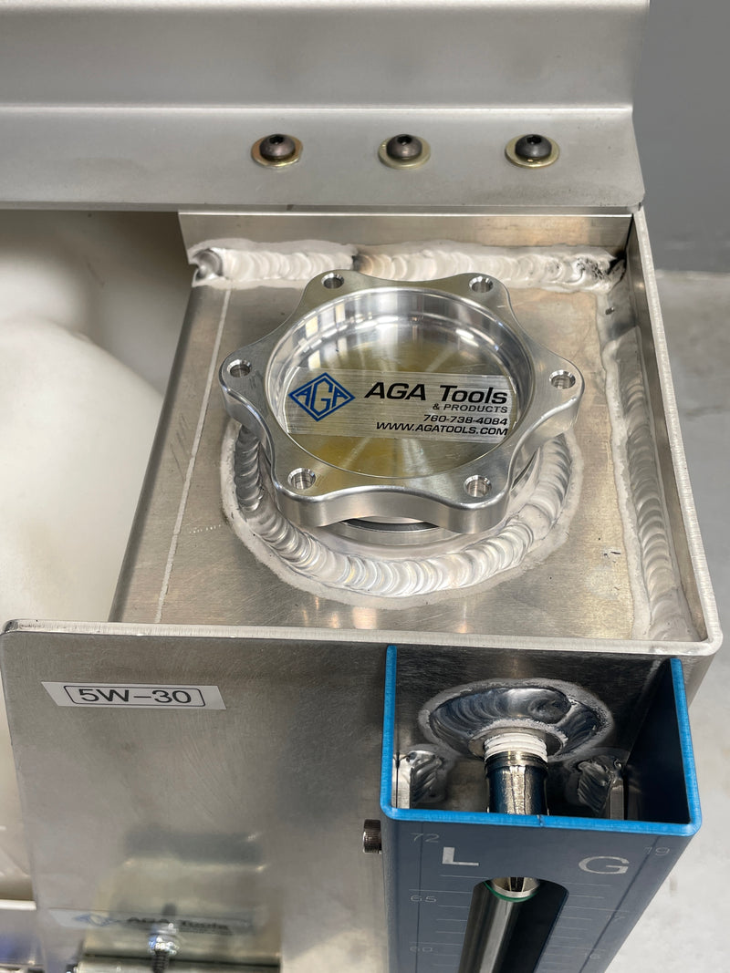 The AGA Compact Mobile Van Oil System features dual 20g tanks, allowing for a total storage capacity of 40g for new oil. Additionally, it is equipped with a spacious 45g tank dedicated to oil waste disposal.