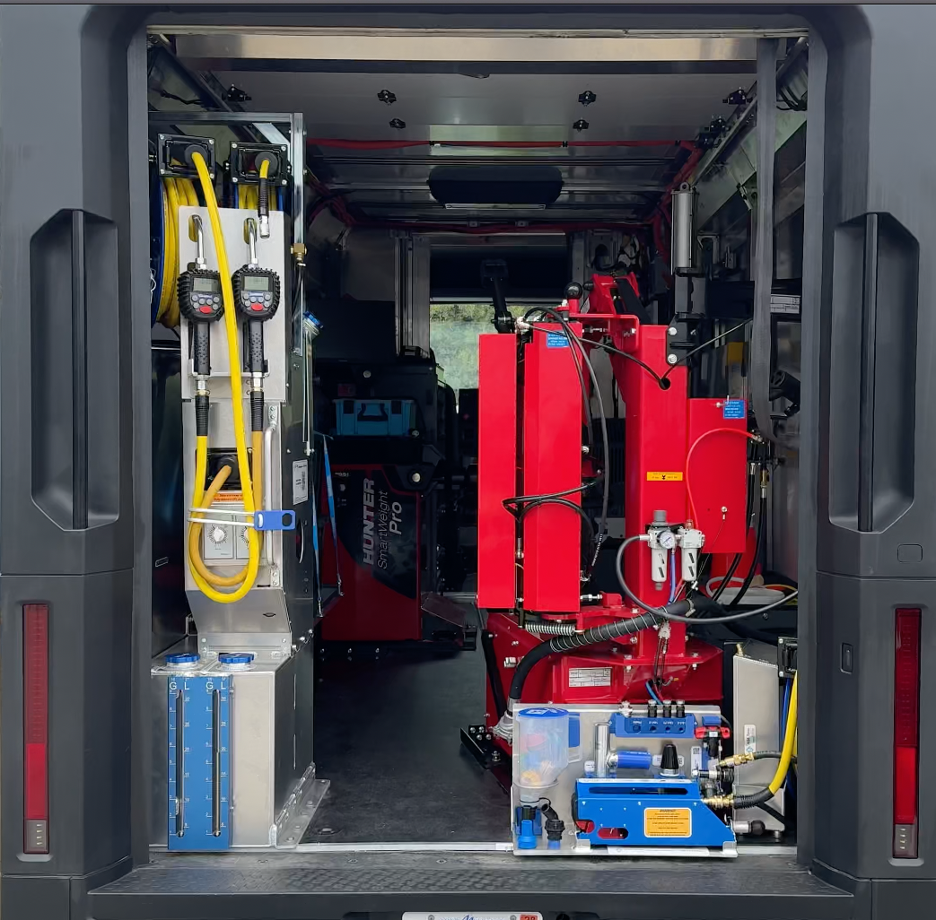 Mid-Size Mobile Van Oil System — AGA Tools